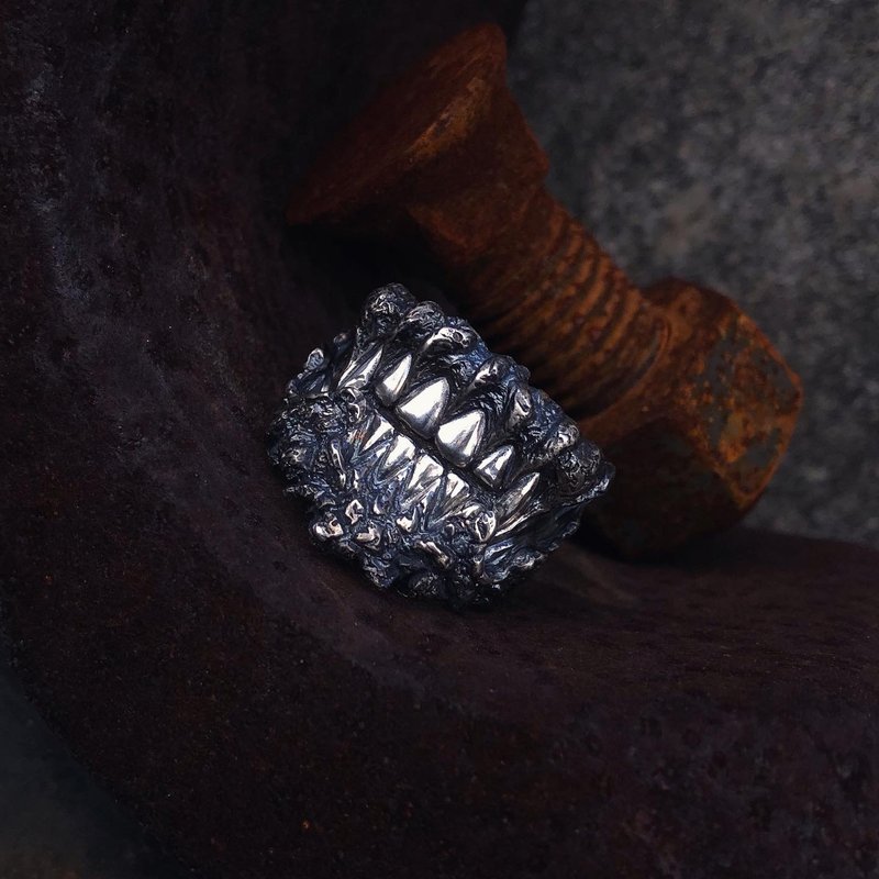 岩魔之顎 The Stone Demon; Jaw - 戒指 - 銀 銀色