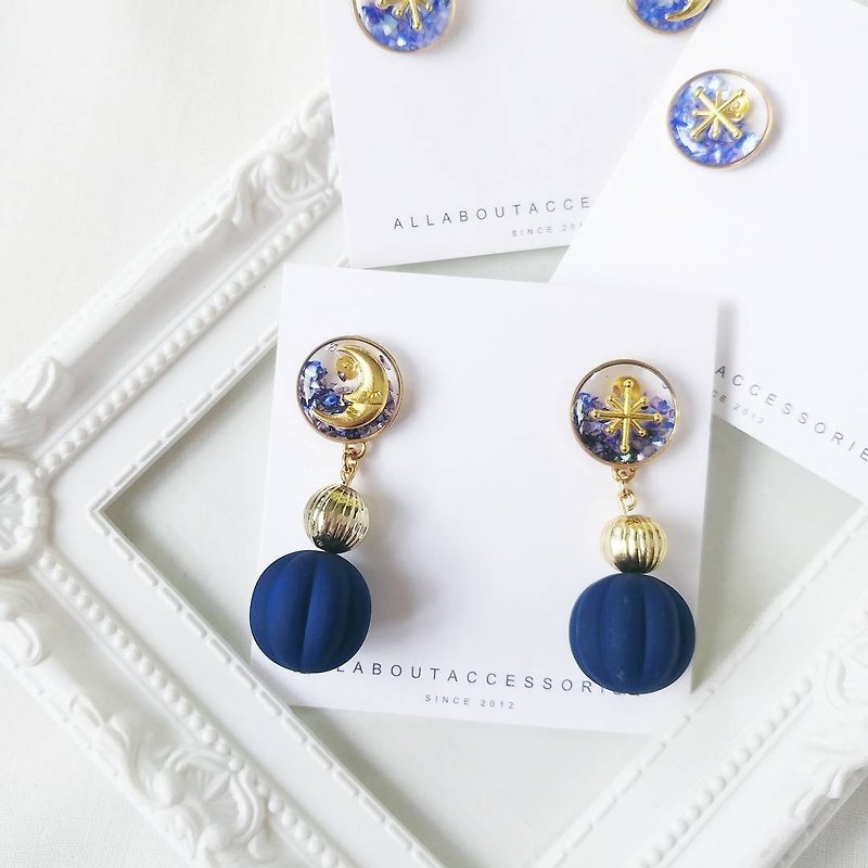 Fragment of Time Series-Little Crescent and Star Earrings/ Clip-On - ต่างหู - โลหะ หลากหลายสี