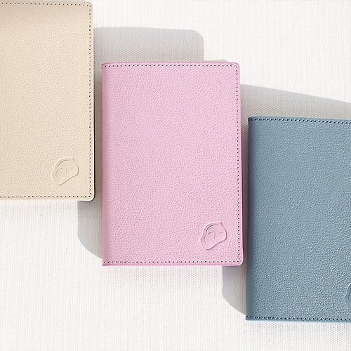 kesylang Natural cow leather 'Silla's smile' passport wallet