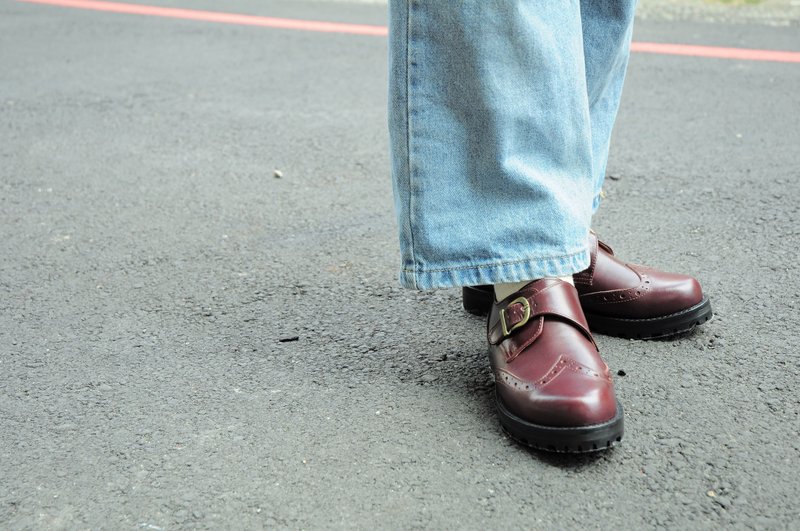 Brogues Monk Shoes (Red Coffee) - รองเท้าหนังผู้หญิง - หนังแท้ สีนำ้ตาล