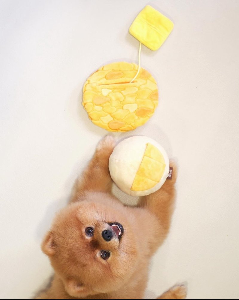 Pineapple Bun | Sniffing Toy | Pet Toy | 100% HK Design - ของเล่นสัตว์ - ผ้าฝ้าย/ผ้าลินิน สีเหลือง