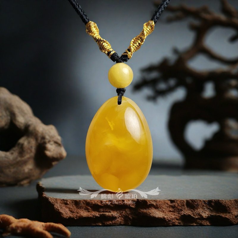 騰彪琥珀 天然琥珀蜜蠟 金鉸蜜雞油黃飄花蜜蠟 正規水滴 項鍊墜 - 項鍊 - 半寶石 黃色