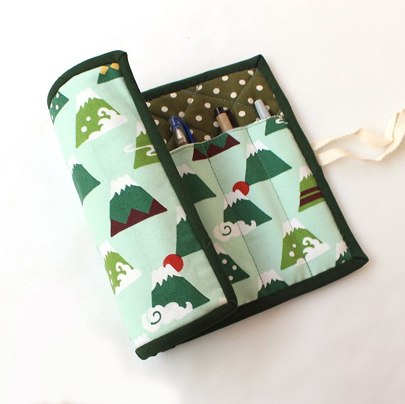 Mount Fuji - Green Roll Pencil Case / Pencil Case - กล่องดินสอ/ถุงดินสอ - ผ้าฝ้าย/ผ้าลินิน สีเขียว