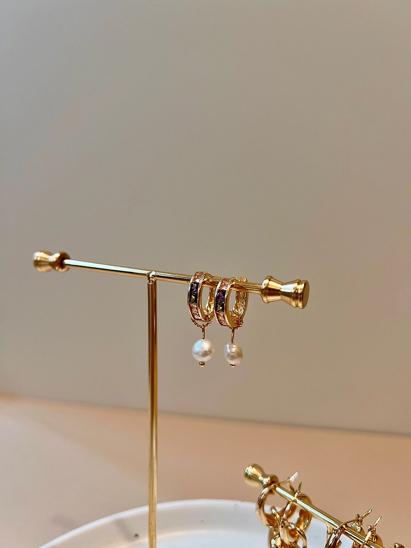 14K天然巴洛克淡水珍珠彩色鋯石圈圈耳環 |滿額贈情人節禮物 金色 - 耳環/耳夾 - 半寶石 多色