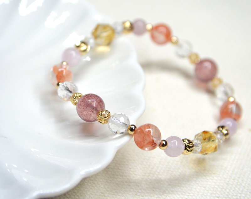 Ice reflects the morning light l Strawberry crystal l Kunzite l Red gum flower l White crystal l Citrine - Bracelets - Crystal Pink