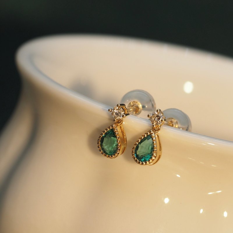 18K金祖母綠梨形耳環18K Gold Emerald Pear Earrings - 耳環/耳夾/耳骨夾 - 貴金屬 