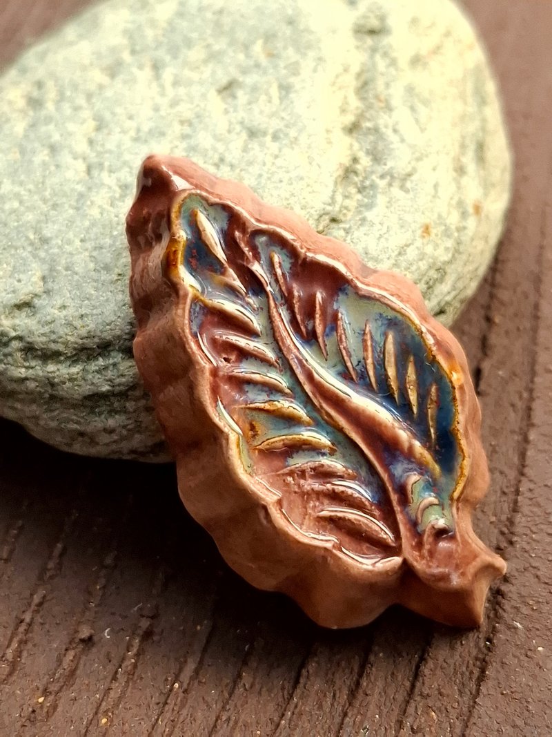 「舌の上の菓子」 陶器製マグネット - マグネット - 磁器 