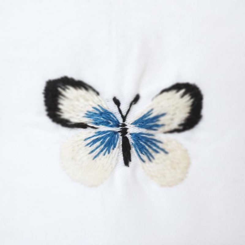 高級手工刺繡香氛包-琉璃藍蝴蝶(免費附棉花小枕包) - 香氛/精油/擴香 - 棉．麻 