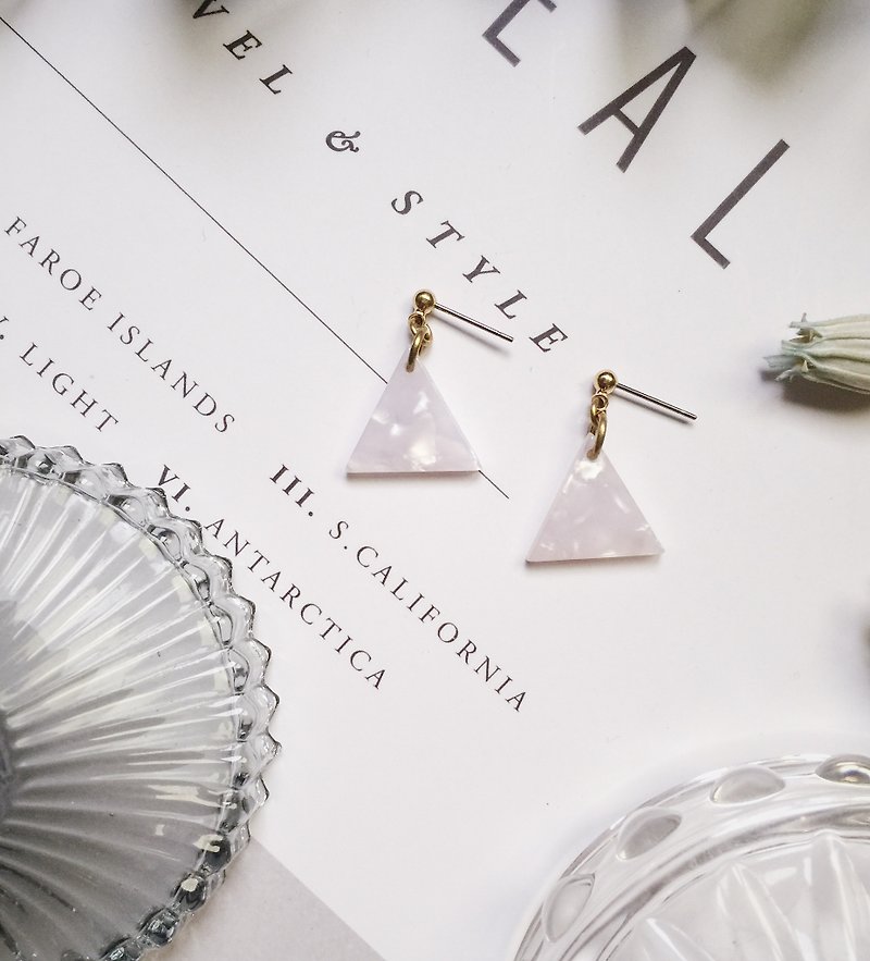 La Don - Stone small triangle - white ear / ear clip optional - Earrings & Clip-ons - Resin White