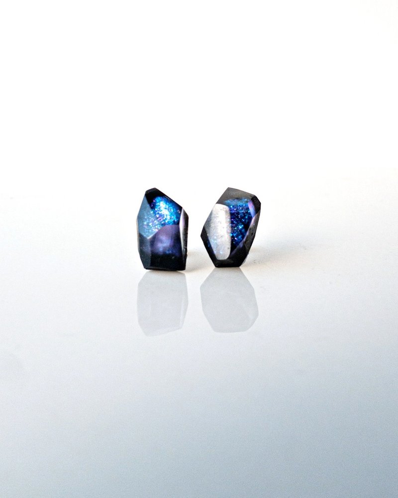 Frames earrings /crystals/ Night on the Galactic Railroad 5-a醫療鋼耳環 夾式耳環 耳夾 - 耳環/耳夾/耳骨夾 - 其他材質 藍色