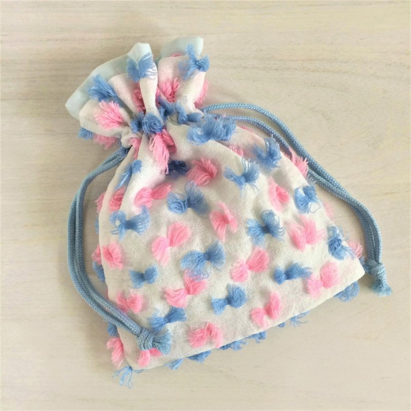 Ribbon Ribbon Cut Jacquard Drawstring Pouch Blue × Pink - กระเป๋าเครื่องสำอาง - เส้นใยสังเคราะห์ สึชมพู