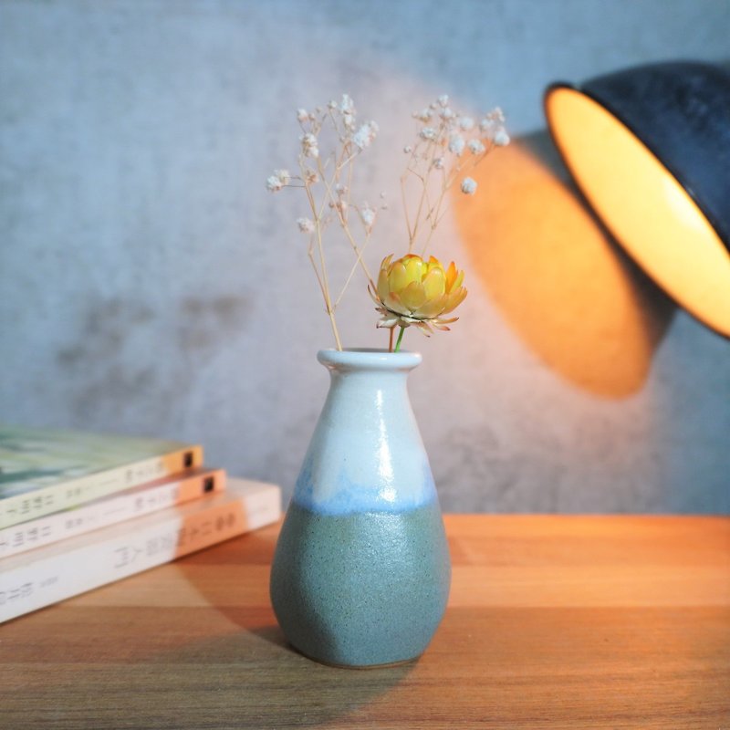 マットブルー六角形の小さな花瓶 - 容量約100ml - 花瓶・植木鉢 - 陶器 多色