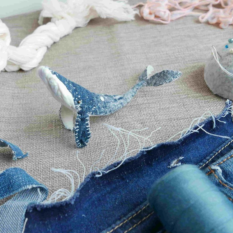C. Artist Series│Hand-sewing DIY marine life growing out of jeans│One person in a group - Knitting / Felted Wool / Cloth - Cotton & Hemp 