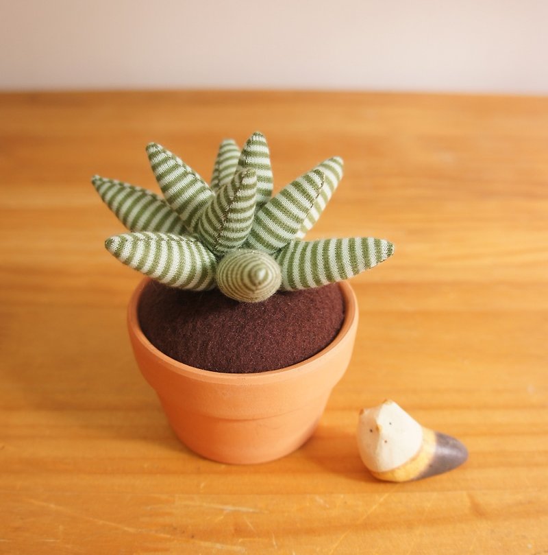 Hand-made plants: small succulent potted plants - Plants - Cotton & Hemp Green