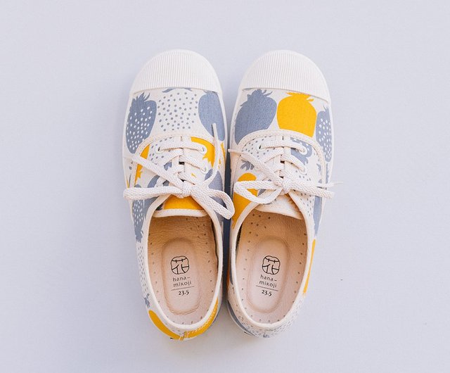 Wide last shoes discount
