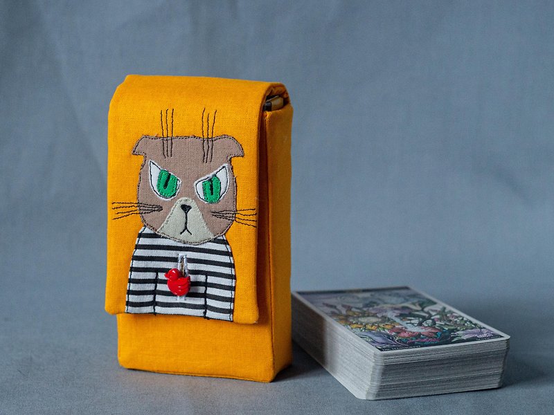 Angry Cat Yellow Cotton Tarot Cards Case Oracle Deck Pouch Tarot Deck Holder - อื่นๆ - ผ้าฝ้าย/ผ้าลินิน สีเหลือง