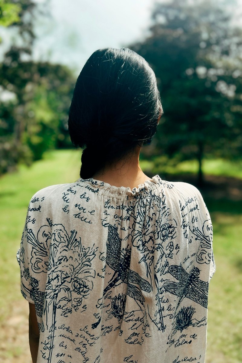 Mulmul dragonfly ruffled neck blouse - 女上衣/長袖上衣 - 棉．麻 藍色