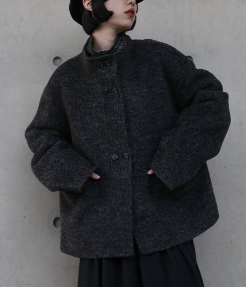 A Wool High-Neck Coat, Entirely Hand-Stitched with Masterful Craftsmanship 251131-1 - เสื้อแจ็คเก็ต - ขนแกะ สีเทา