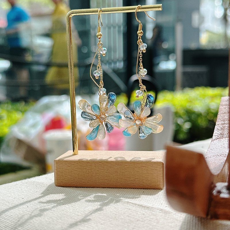 絢爛煙花 / 手作水晶花飾品 - 耳環/耳夾/耳骨夾 - 樹脂 