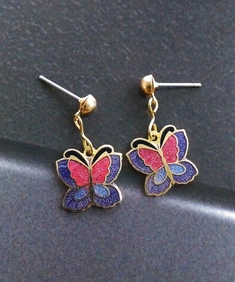 Vintage Jewelry 西洋古董飾品 景泰藍 紫紅 小蝴蝶 針式耳環 - 耳環/耳夾/耳骨夾 - 其他金屬 金色