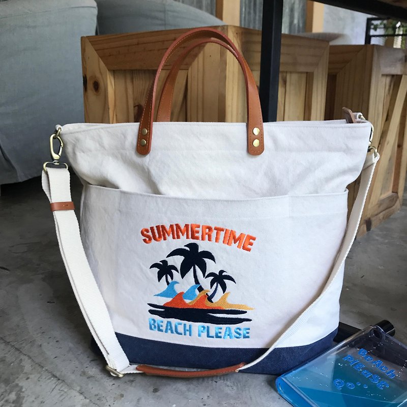 Beach bag / Canvas Bag / White vs Dark blue - กระเป๋าเดินทาง/ผ้าคลุม - วัสดุอื่นๆ ขาว