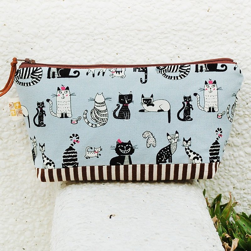Black cat helps wide-bottomed large pencil case - Pencil Cases - Cotton & Hemp Gray