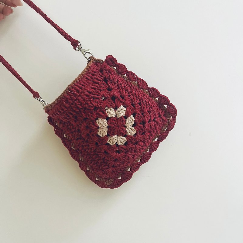 Woven bag-Bordeaux rice flower - กระเป๋าแมสเซนเจอร์ - ผ้าฝ้าย/ผ้าลินิน สีแดง