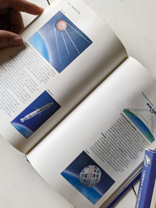 天文学と航空宇宙の図解辞典 - ショップ 尾八 本・絵本 - Pinkoi