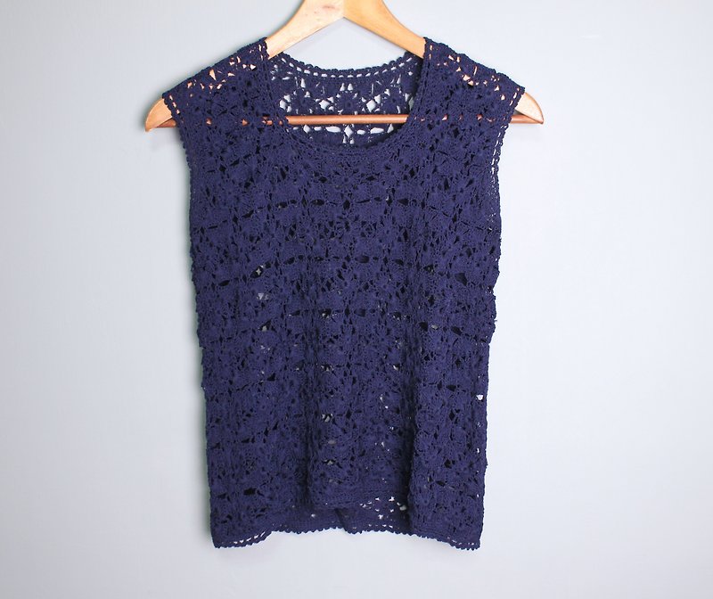 FOAK vintage navy blue hollow crochet vest - เสื้อกั๊กผู้หญิง - วัสดุอื่นๆ 