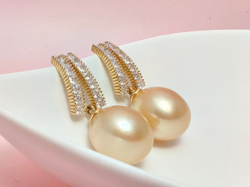 Gold beads natural seawater pearls South Sea gold beads Silver earrings - ต่างหู - ไข่มุก สีทอง