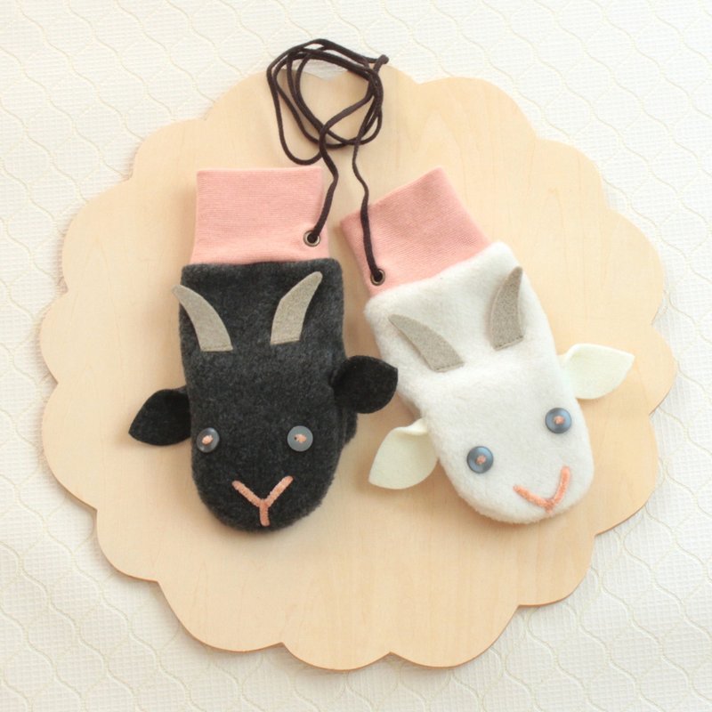 [For children] White goat and black goat mittens, pink gloves - เครื่องประดับ - เส้นใยสังเคราะห์ สึชมพู