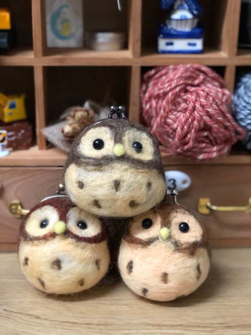 owl coin purse - กระเป๋าใส่เหรียญ - ขนแกะ สีนำ้ตาล