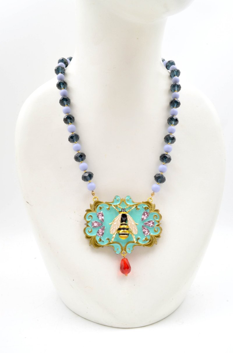 TIMBEE LO金色巴洛克金屬蜜蜂相框鍍真金頸鍊 寶石貝殼珍珠不掉皮 - 項鍊 - 其他材質 多色