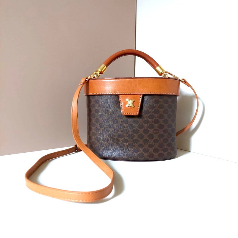 【特選貨品】 Celine中古包老花皮革化妝鏈條單肩側背孭斜揹小包 - 側背包/斜背包 - 真皮 咖啡色