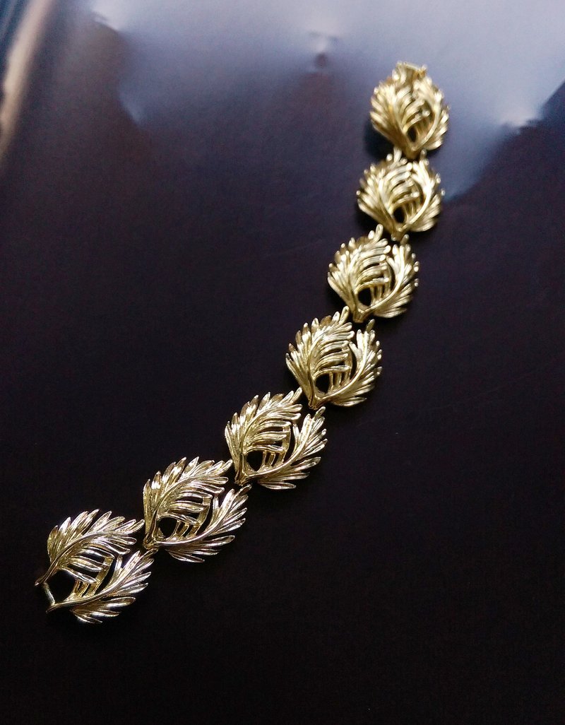 LISNER 雙葉 淡金手鍊。西洋古董飾品 - 手鍊/手環 - 其他金屬 金色