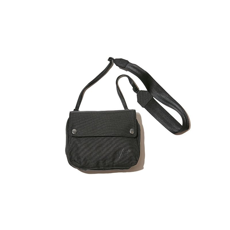 F/CE - AU Multifunctional Sidepack Black - กระเป๋าแมสเซนเจอร์ - วัสดุอื่นๆ สีดำ