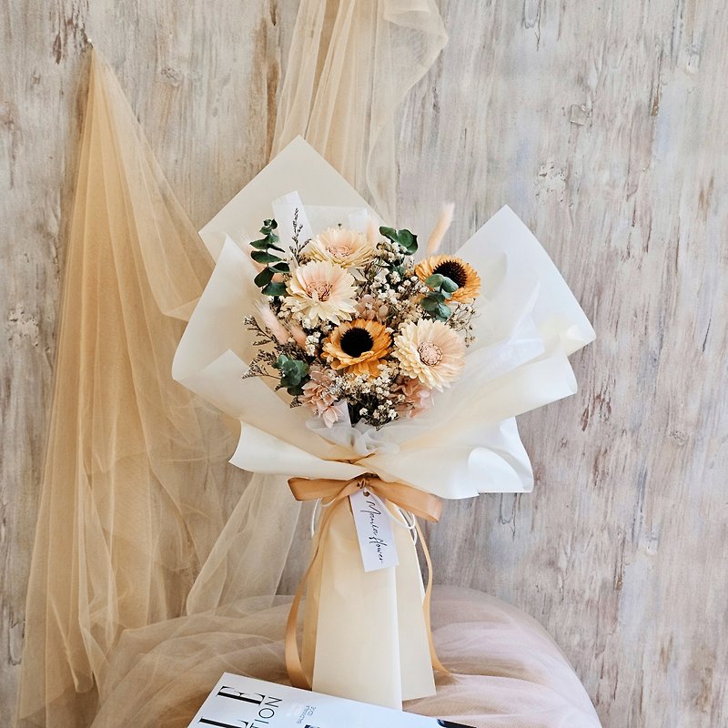 Graduation little sun and baby's breath bouquet 2 styles available for quick shipment - Dried Flowers & Bouquets - Plants & Flowers Multicolor