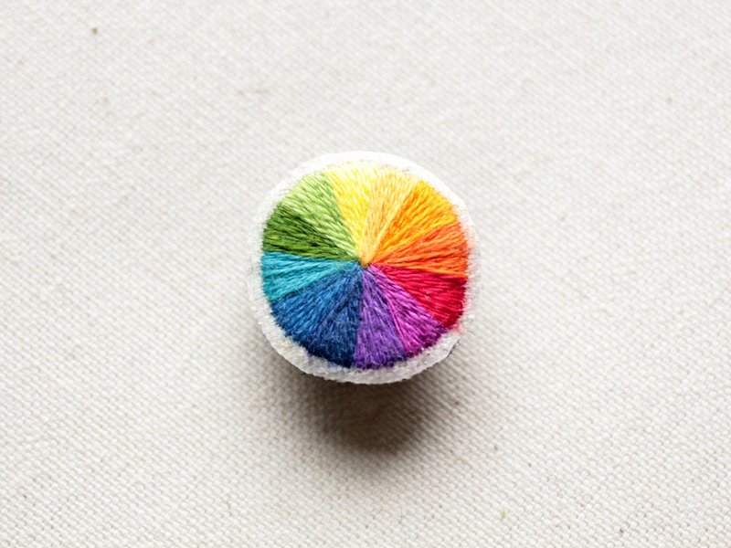 Mini色相環手工刺繡別針 - 胸針 - 繡線 多色