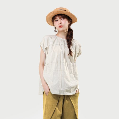 And by tan&luciana 蕾絲花邊細點點小蓋袖上衣