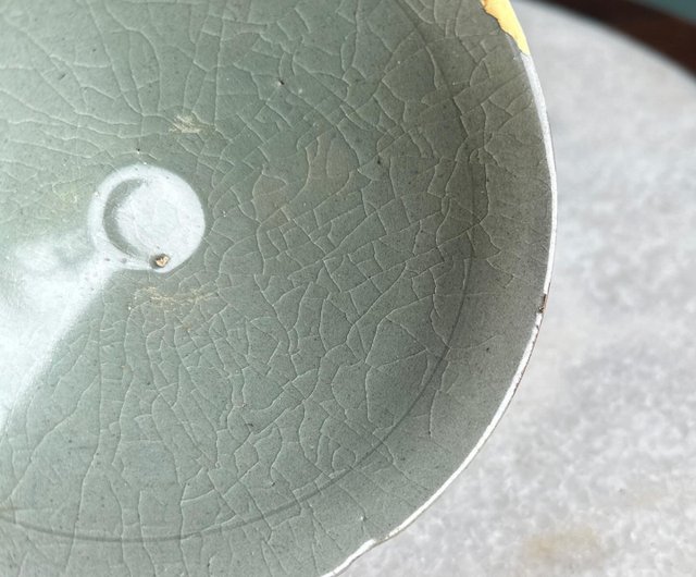 高麗青瓷、平茶碗。無傷、箱。 海青堂窯 鄭正黙 菊絵茶碗 共箱 高麗青磁 高麗茶碗 抹茶碗 抹茶