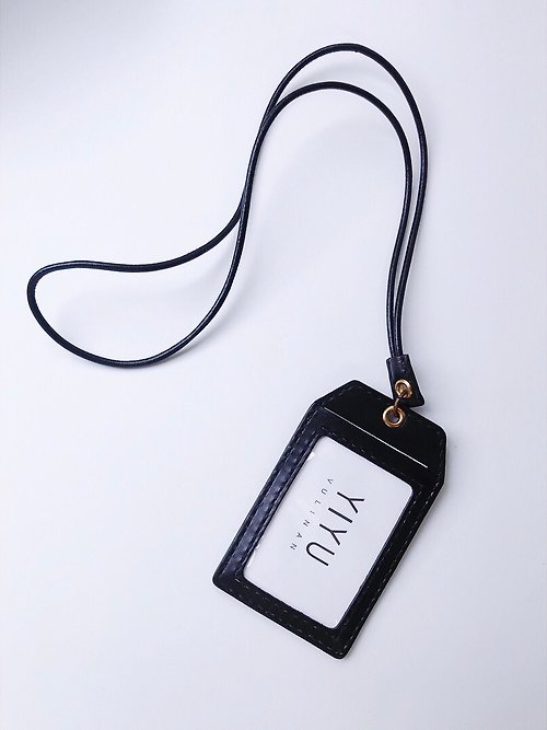 YIYU 植鞣皮革頸掛式證件套 / 經典黑