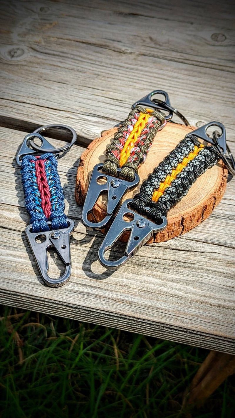 WAL-Umbrella rope Endless falls hand-woven key ring buckle - Keychains - Nylon Multicolor