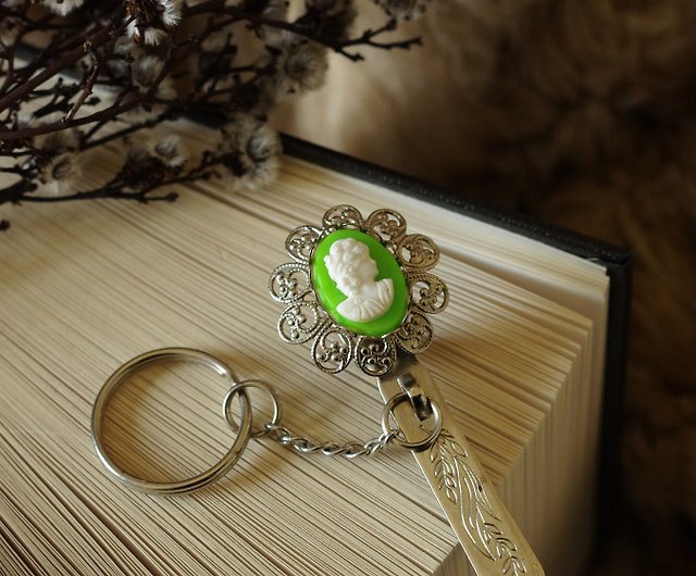 Old groceries antique carved green CAMEO lady key clip key ring
