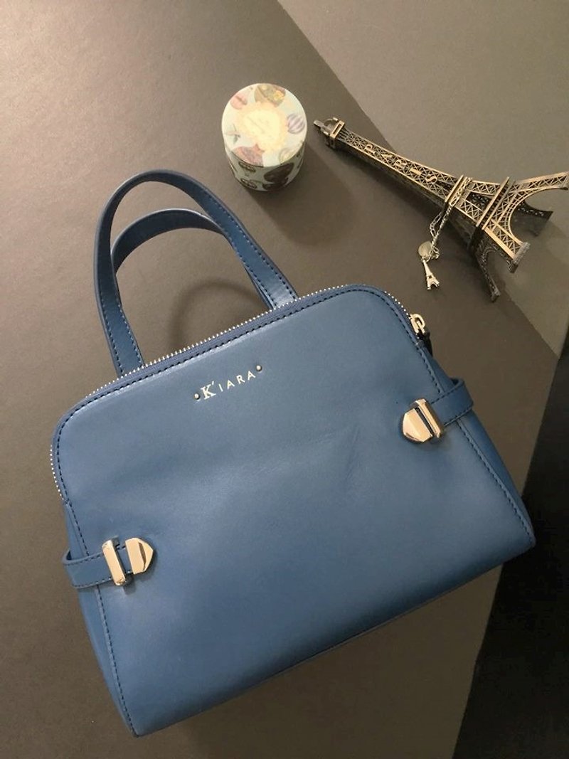 Kabie Hong Kong design Italian leather handbag / camera bag (blue) handbag original design shoulder bag Crossbody minimalist wild handbag - กระเป๋าแมสเซนเจอร์ - หนังแท้ สีน้ำเงิน