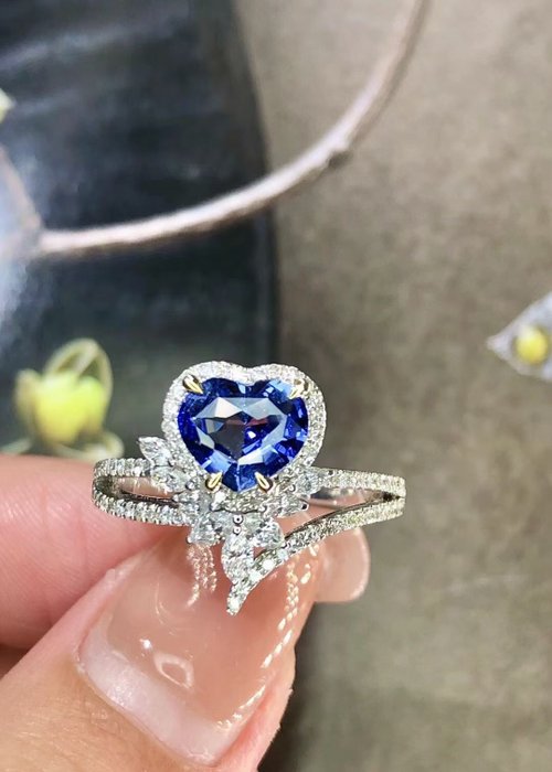 臺北奧斯珠寶｜客製莫桑石、莫桑鑽、GIA鑽石、彩色寶石 臺北奧斯珠寶 無燒藍寶石戒指1.53克拉