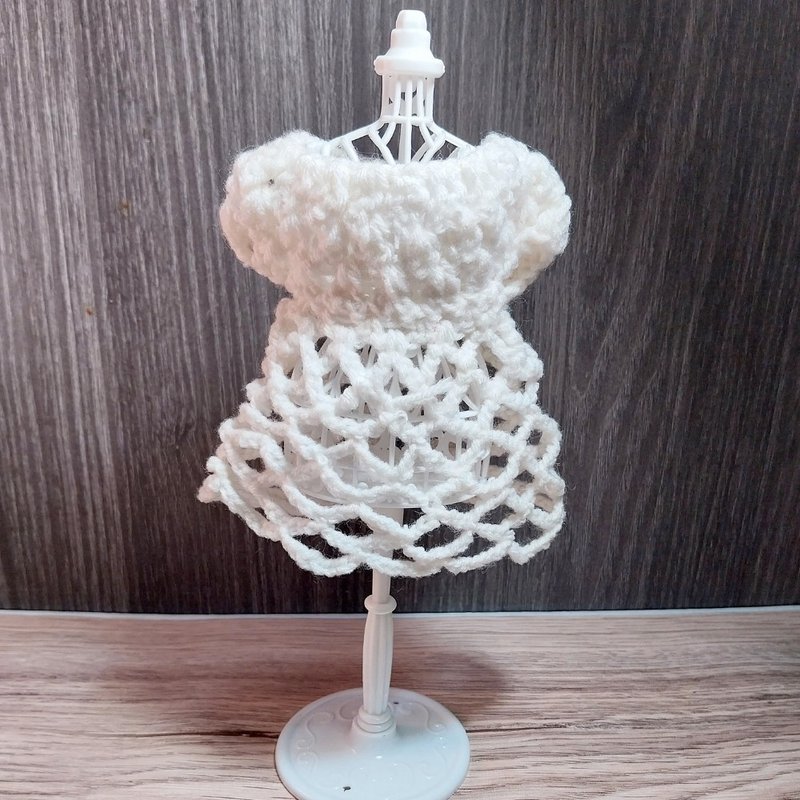 beautiful babie white short doll dress yarn crochet handmade - 公仔/玩偶 - 其他材質 白色