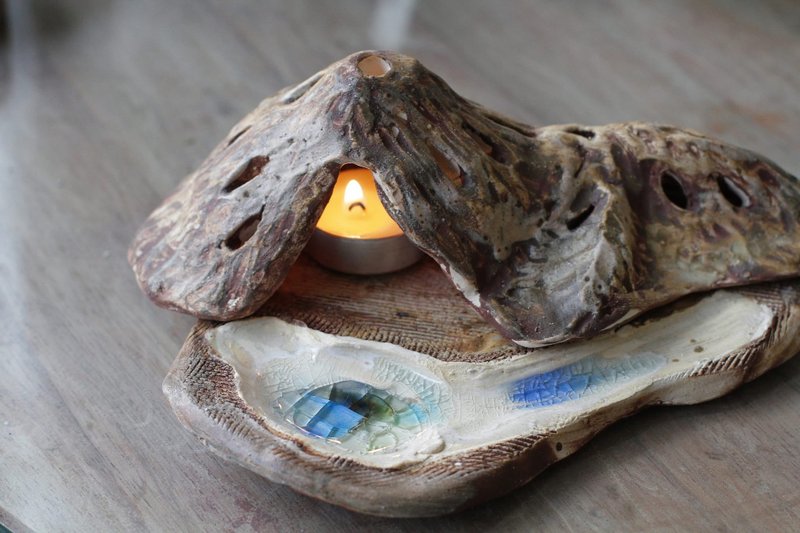 Hand-kneaded island bird-shaped lake ceramic candlestick/incense burner - เทียน/เชิงเทียน - ดินเผา สีนำ้ตาล