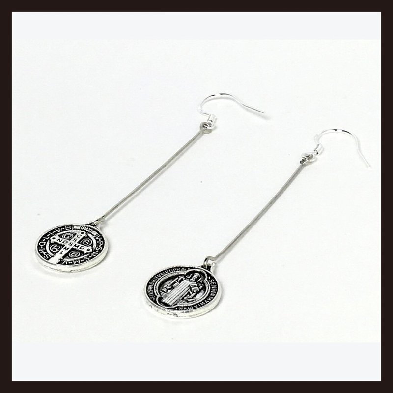國外進口 925銀飾耳勾 飾品 耳環 聖本篤聖牌 (1.3cm) 8210030 - 耳環/耳夾/耳骨夾 - 銀 銀色