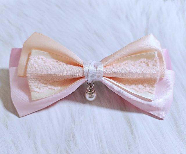 ハンドメイドキッズリボンピンク大きめレースと揺れるチャーム付き 新品❗️風で揺れるたらりん メタリックリボン  ヘアクリップ ヘアゴム