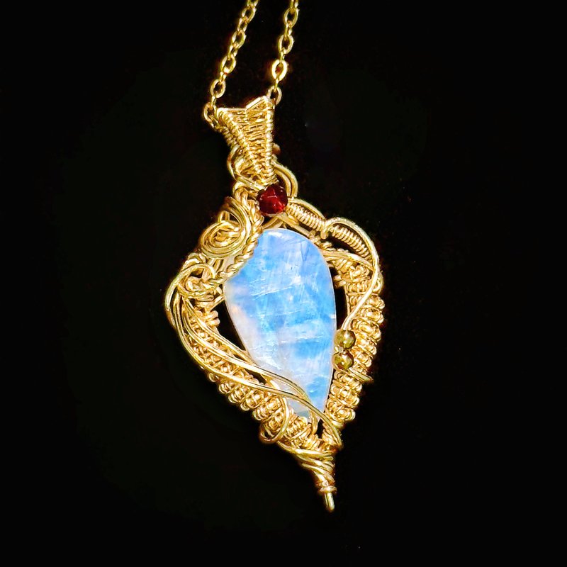 【Arcana】  金屬編織 月光石項鍊 - 項鍊 - 水晶 金色
